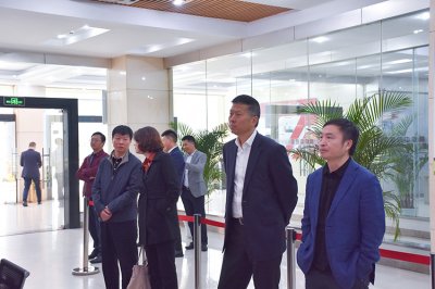 中國銀行四川省分行副行長左焜一行到川威集團(tuán)連界區(qū)域參觀交流