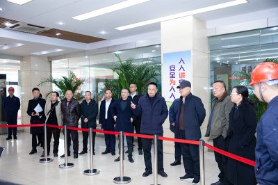 省市場監(jiān)管局領導一行蒞臨川威集團考察調研