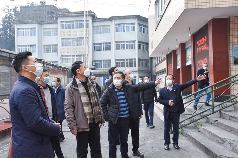 內(nèi)江副市長邢偉平一行赴川威集團連界基地調(diào)研(圖1)