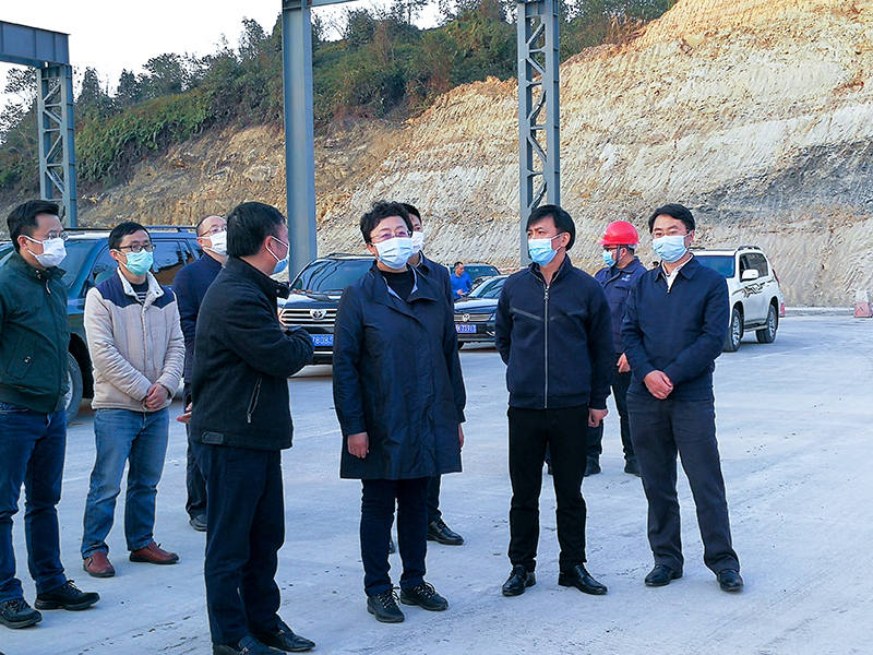 內(nèi)江市委副書記、市長鄭莉到川威集團連界基地調(diào)研疫情防控及經(jīng)濟發(fā)展工作(圖2)