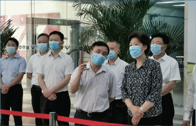 省委常委、統(tǒng)戰(zhàn)部長(zhǎng)、省總工會(huì)主席田向利調(diào)研川威連界基地并慰問(wèn)一線員工