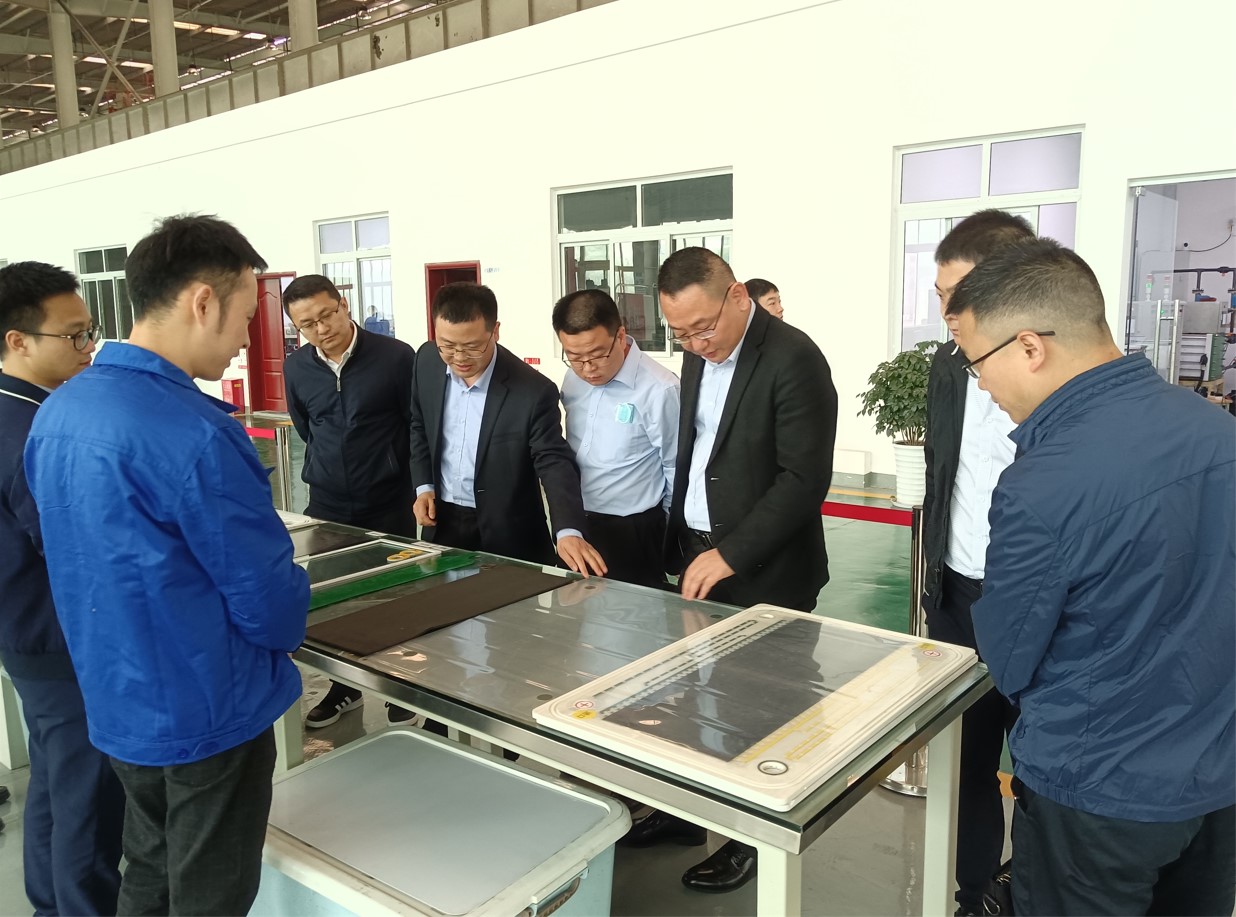 內江市經(jīng)濟合作工作領導小組調研川威集團釩電池產業(yè)發(fā)展情況