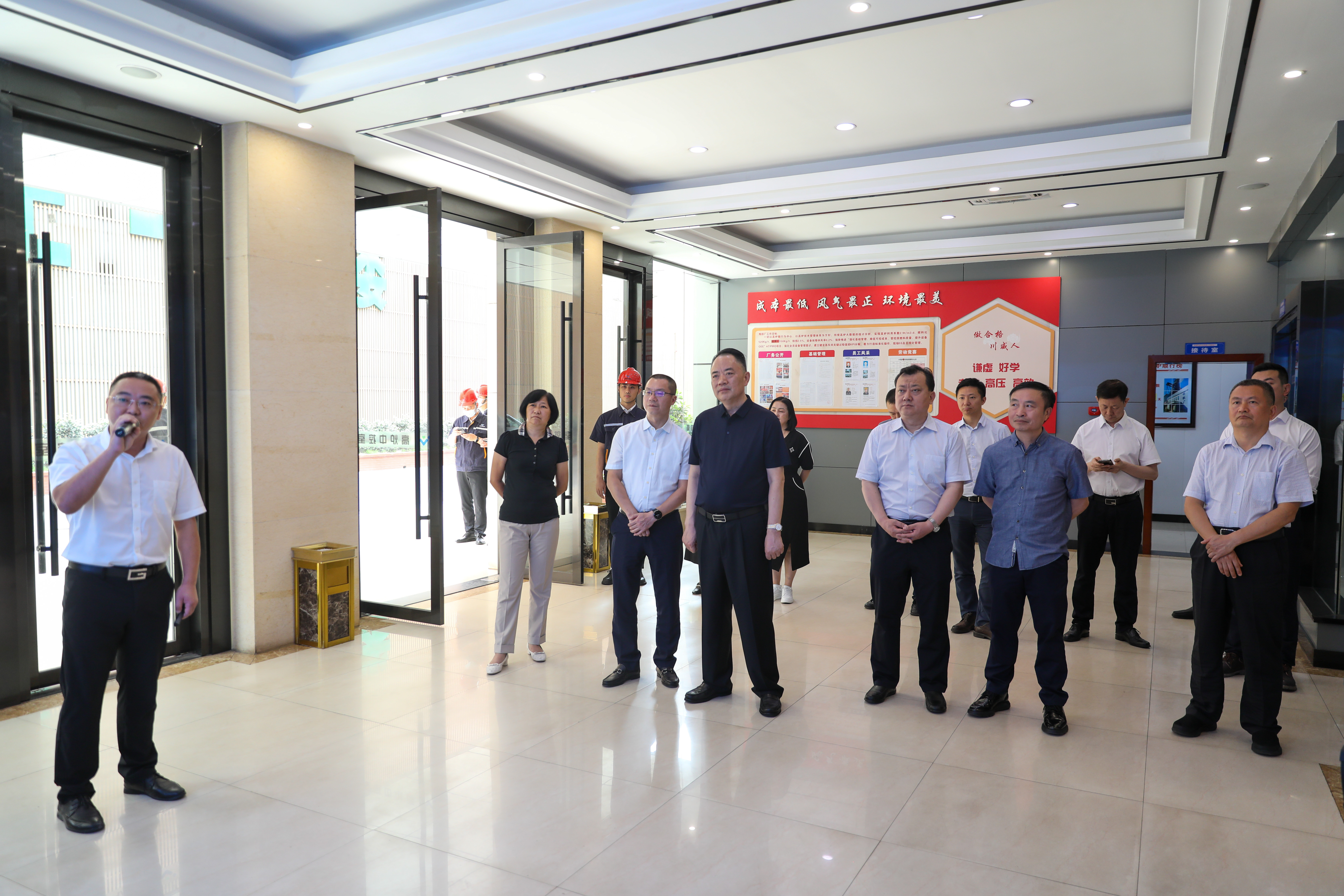 省人大常委會(huì)副主任宋朝華到川威連界基地 考察調(diào)研(圖2) 省人大常委會(huì)副主任宋朝華到川威連界基地 考察調(diào)研(圖2)
