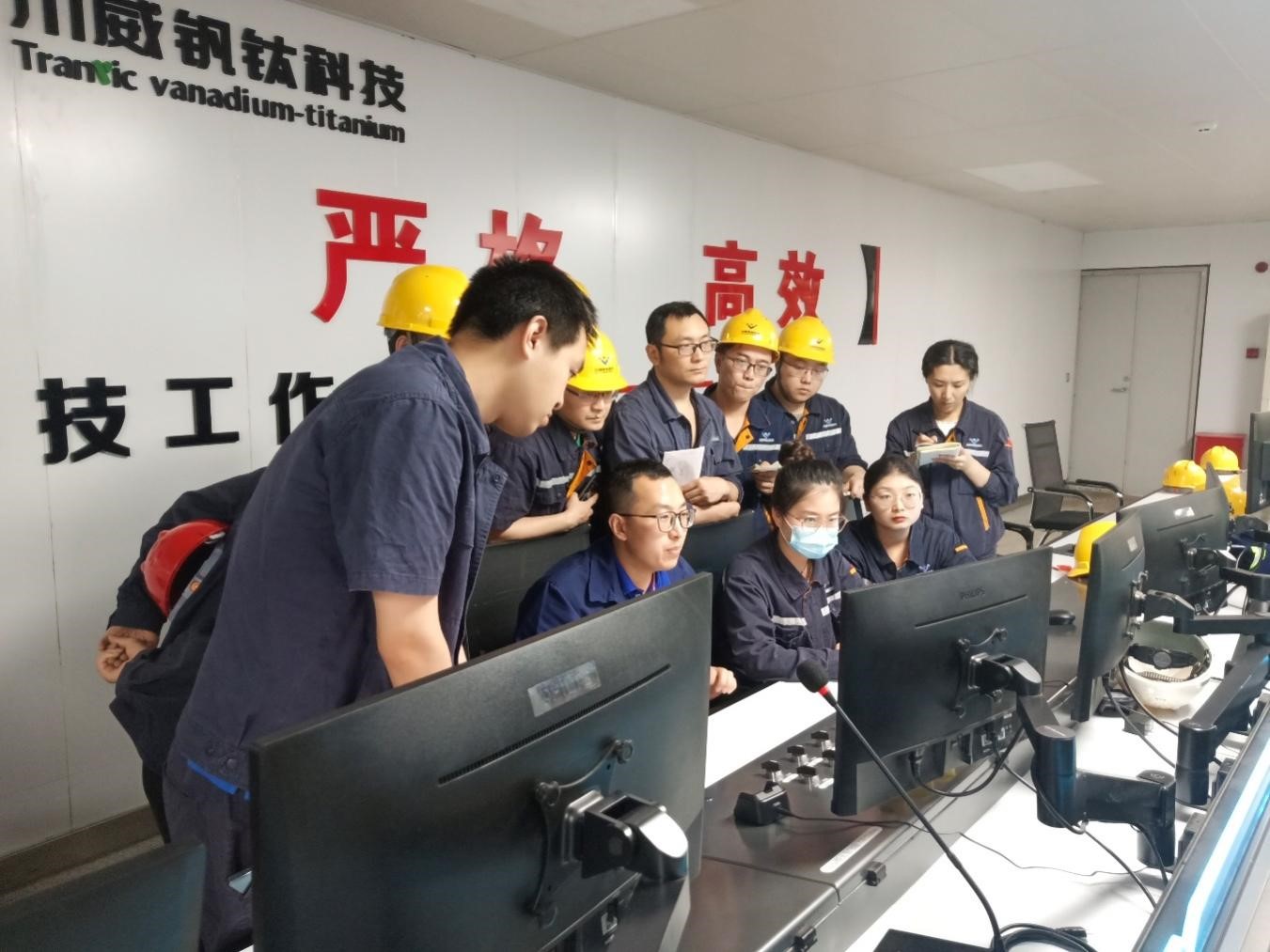 寶劍磨礪出 梅香苦寒來——釩鈦科技板材廠生產(chǎn)快速達(dá)產(chǎn)達(dá)效紀(jì)實(shí)(圖8) 寶劍磨礪出 梅香苦寒來——釩鈦科技板材廠生產(chǎn)快速達(dá)產(chǎn)達(dá)效紀(jì)實(shí)(圖8)