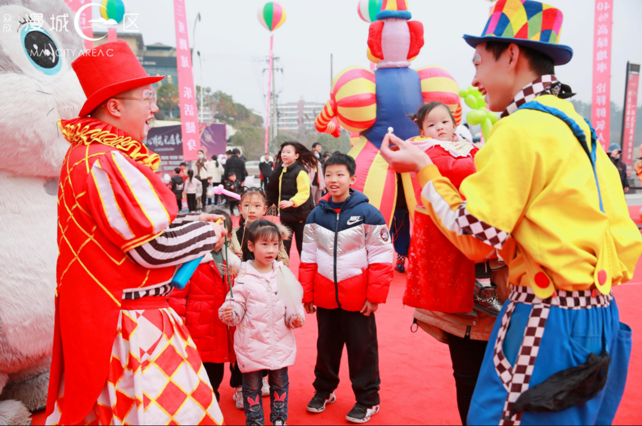 眾欣·漫城C區(qū)實(shí)景鑒賞暨業(yè)主答謝會取得圓滿成功(圖5) 眾欣·漫城C區(qū)實(shí)景鑒賞暨業(yè)主答謝會取得圓滿成功(圖5)