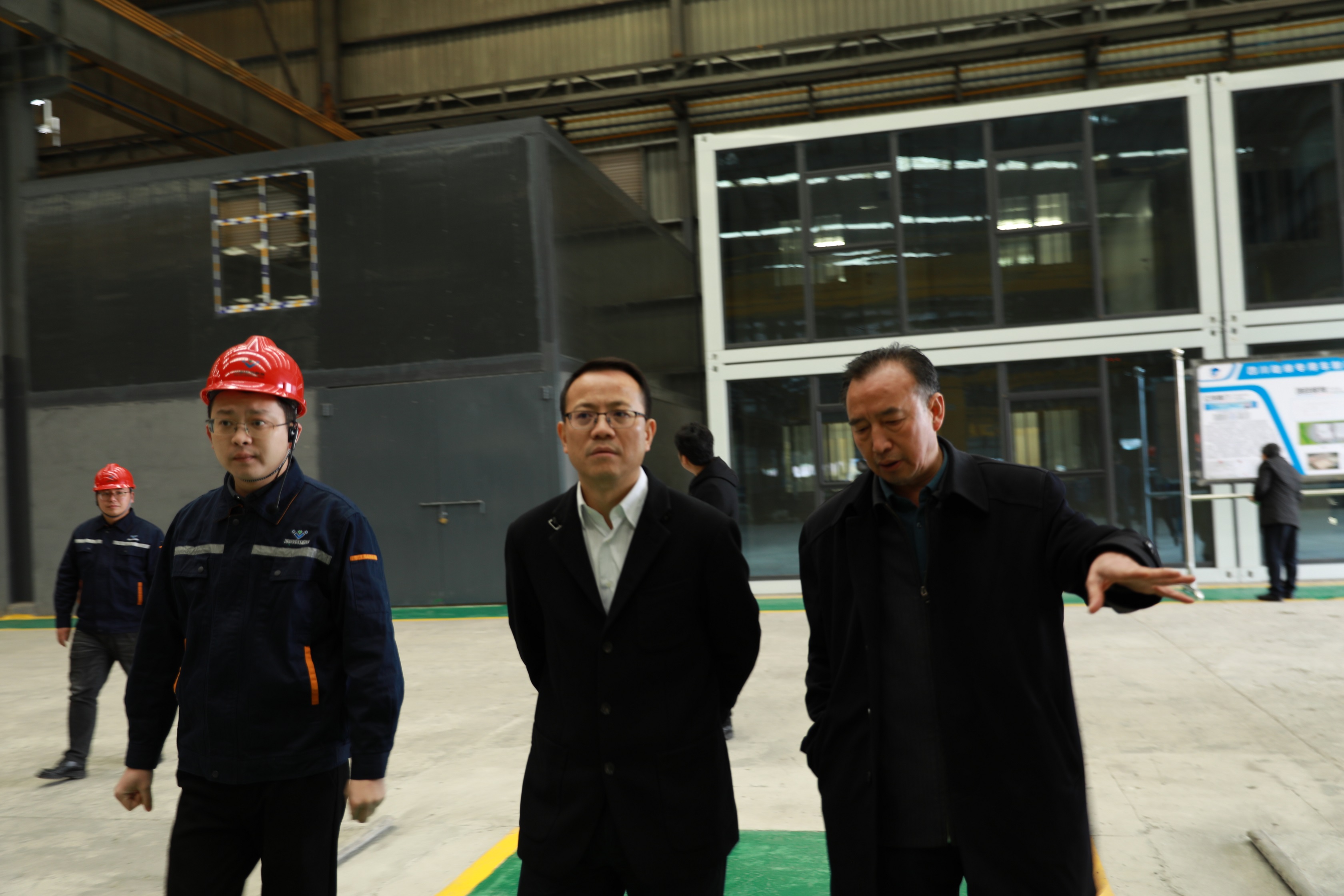 內(nèi)江市委常委羅萬東一行到川威連界基地調(diào)研(圖2) 內(nèi)江市委常委羅萬東一行到川威連界基地調(diào)研(圖2)