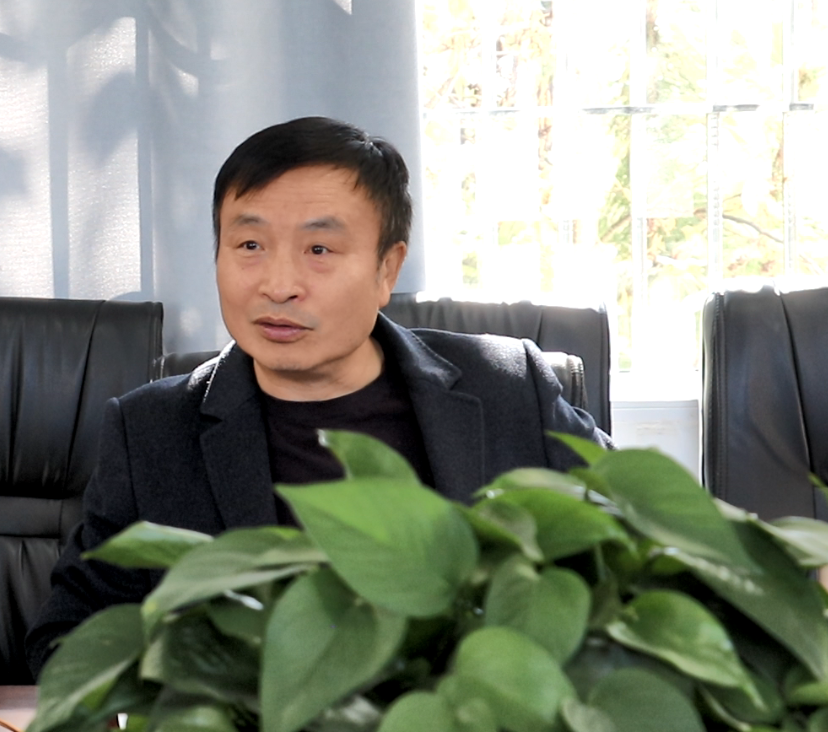 集團(tuán)公司董事長王勁蒞臨礦業(yè)總公司會(huì)理片區(qū)視察工作(圖4) 集團(tuán)公司董事長王勁蒞臨礦業(yè)總公司會(huì)理片區(qū)視察工作(圖4)