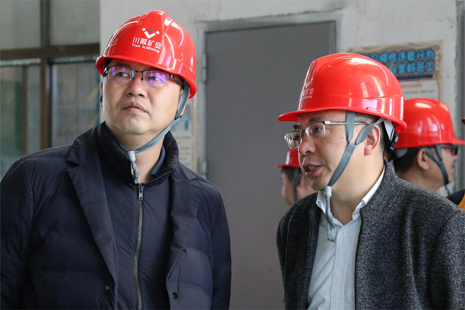 會(huì)理市市委副書記劉宇翼到礦業(yè)總公司會(huì)理財(cái)通公司視察(圖2) 會(huì)理市市委副書記劉宇翼到礦業(yè)總公司會(huì)理財(cái)通公司視察(圖2)