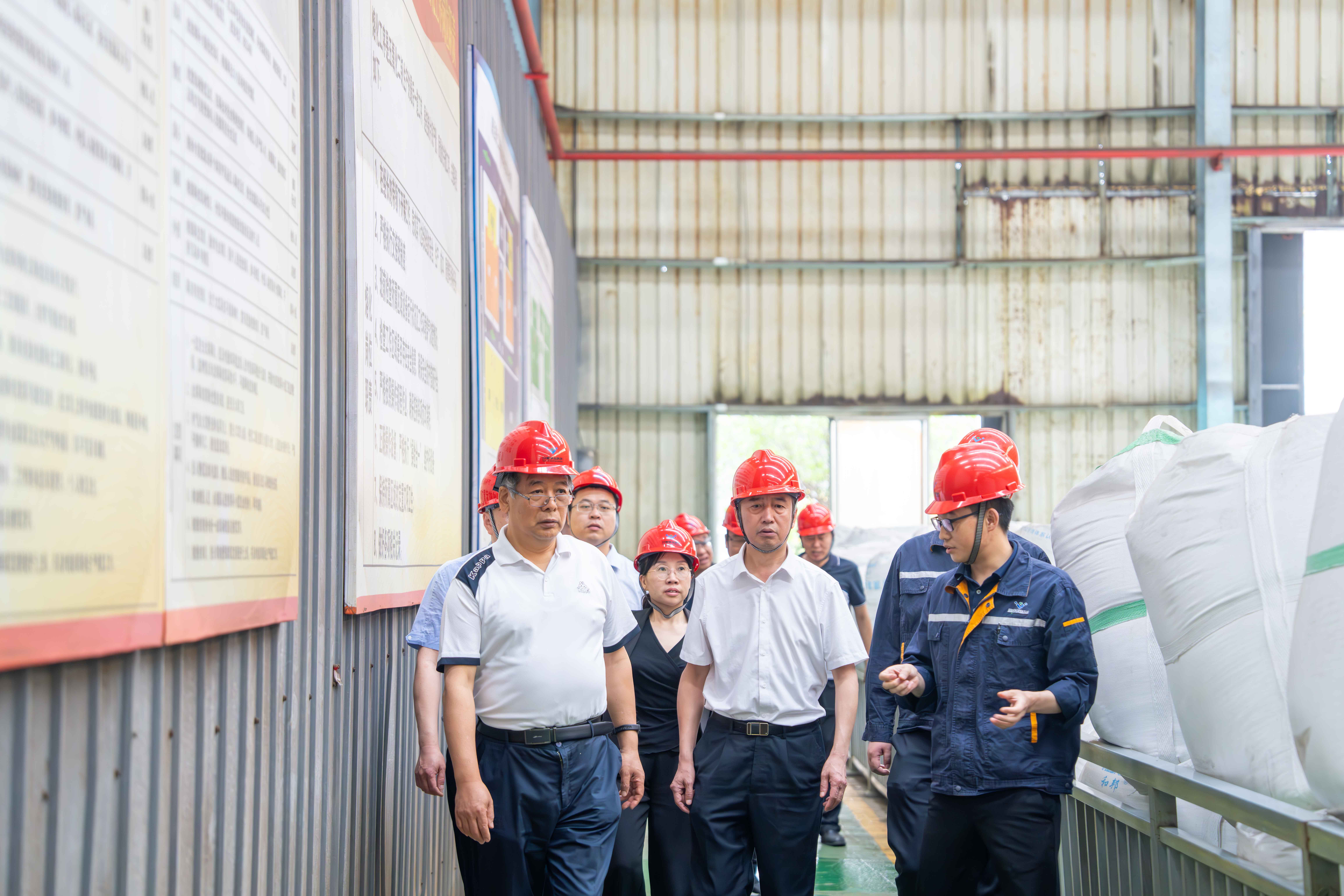 中科院專家團(tuán)隊蒞臨川威連界基地(圖3)