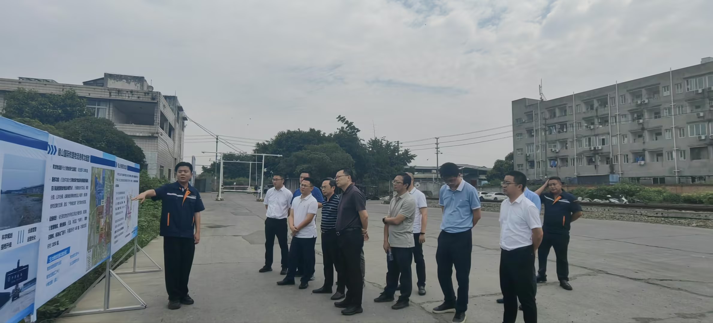 搶抓新機(jī)遇，謀求新合作，匯聚新動(dòng)能——內(nèi)江考察團(tuán)蒞臨通宇物流參觀交流(圖4)
