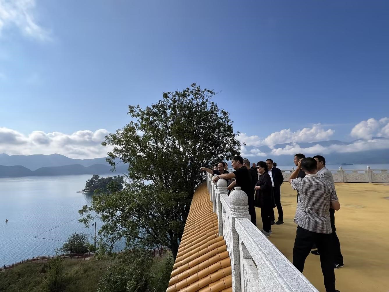 大力支持  彰顯底蘊(yùn)  奮力發(fā)展—— 鄧顯祥調(diào)研鹽源瀘沽湖達(dá)祖項(xiàng)目(圖2)