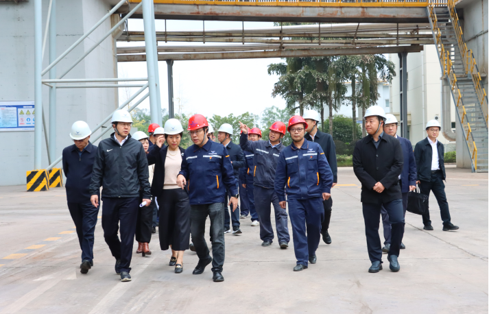 落實超低排放改造 推動行業(yè)綠色發(fā)展 ——內(nèi)江市委副書記路松明一行蒞臨星船城公司調(diào)研(圖2) 落實超低排放改造 推動行業(yè)綠色發(fā)展 ——內(nèi)江市委副書記路松明一行蒞臨星船城公司調(diào)研(圖2)
