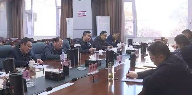 新春第一天董事長(zhǎng)到礦山(圖5) 新春第一天董事長(zhǎng)到礦山(圖5)