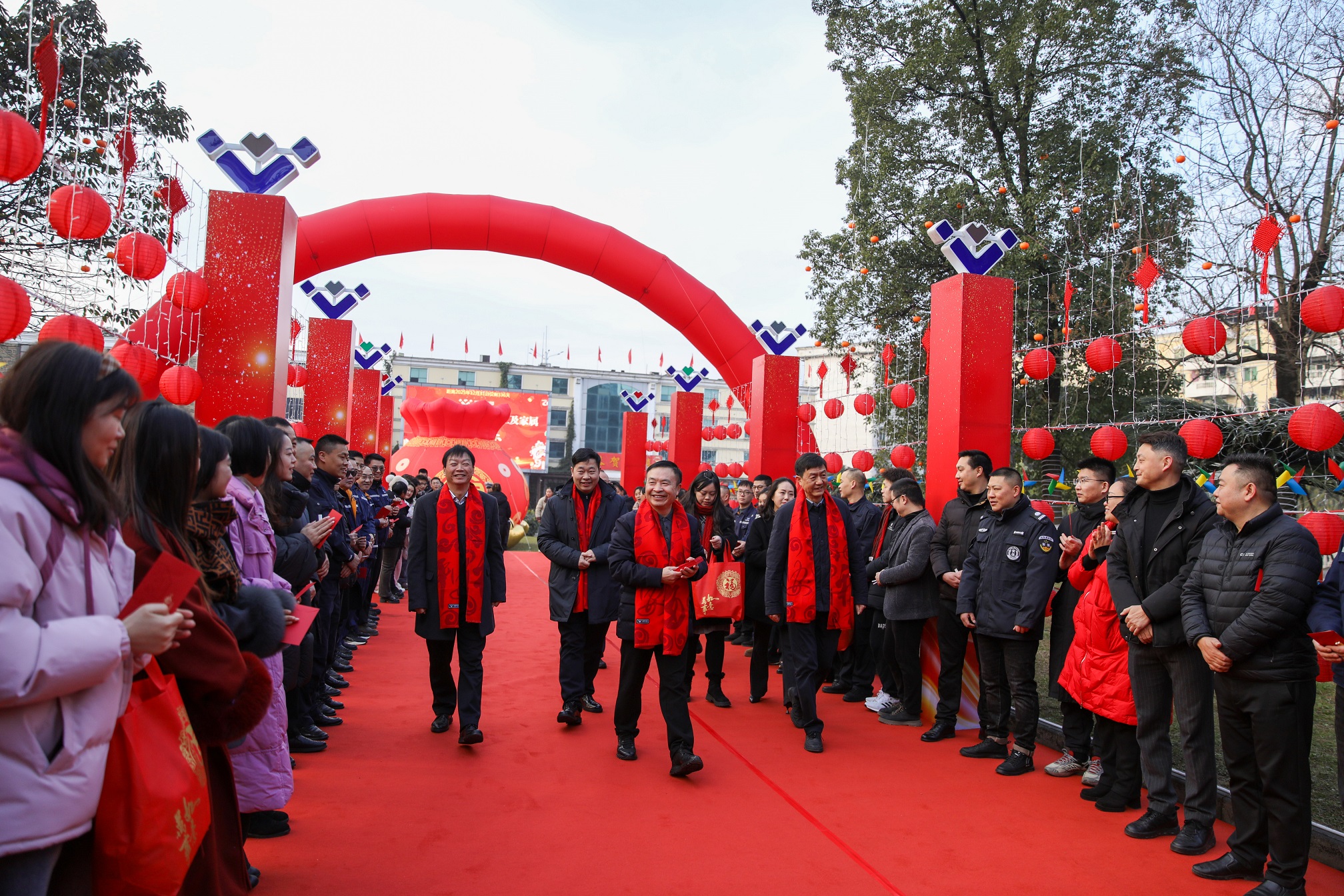 新起點(diǎn) 新征程 新作為 集團(tuán)公司開展2025年新春慰問(wèn)活動(dòng)暨迎新春團(tuán)拜會(huì)
